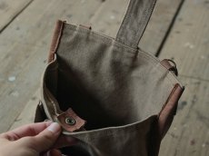 画像12: 送料無料≪バッグ≫【SQUARE TOOL BAG 2WAY ショルダーバッグ サコッシュ ウエストバッグ ベルトループ/2Color】 (12)