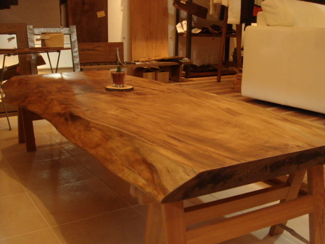 トチの木 テーブル完成！！
