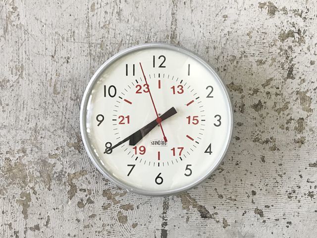 画像1: 送料無料！≪SVG≫【Wall clock（STANDARD） 壁掛け時計・USED・ビンテージ/1体】 (1)