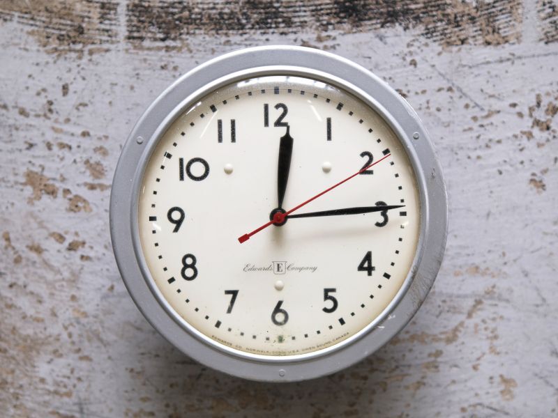 画像1: 送料無料！≪SVG≫【Wall clock（EDWARDS COMPANY）  壁掛け時計・USED・ビンテージ/1体】 (1)