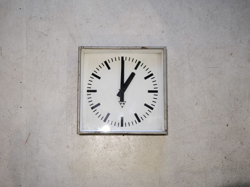 画像1: 送料無料！【PRAGOTRON Vintage Clocks/340×340×65/壁掛け時計/USED/ビンテージ/1体】 (1)